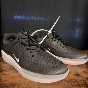 Nike SB Zoom Nyjah 3 Skate Shoes